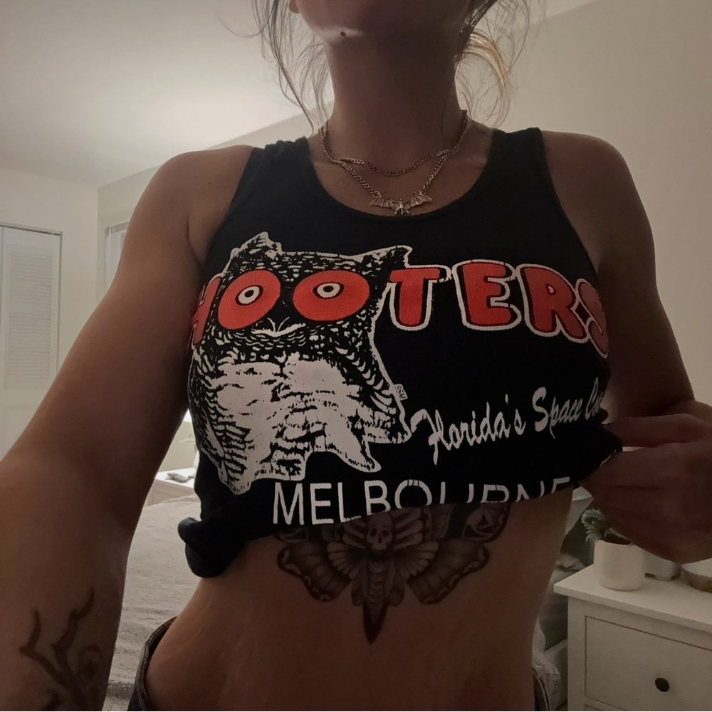 Hooters vintage tank top